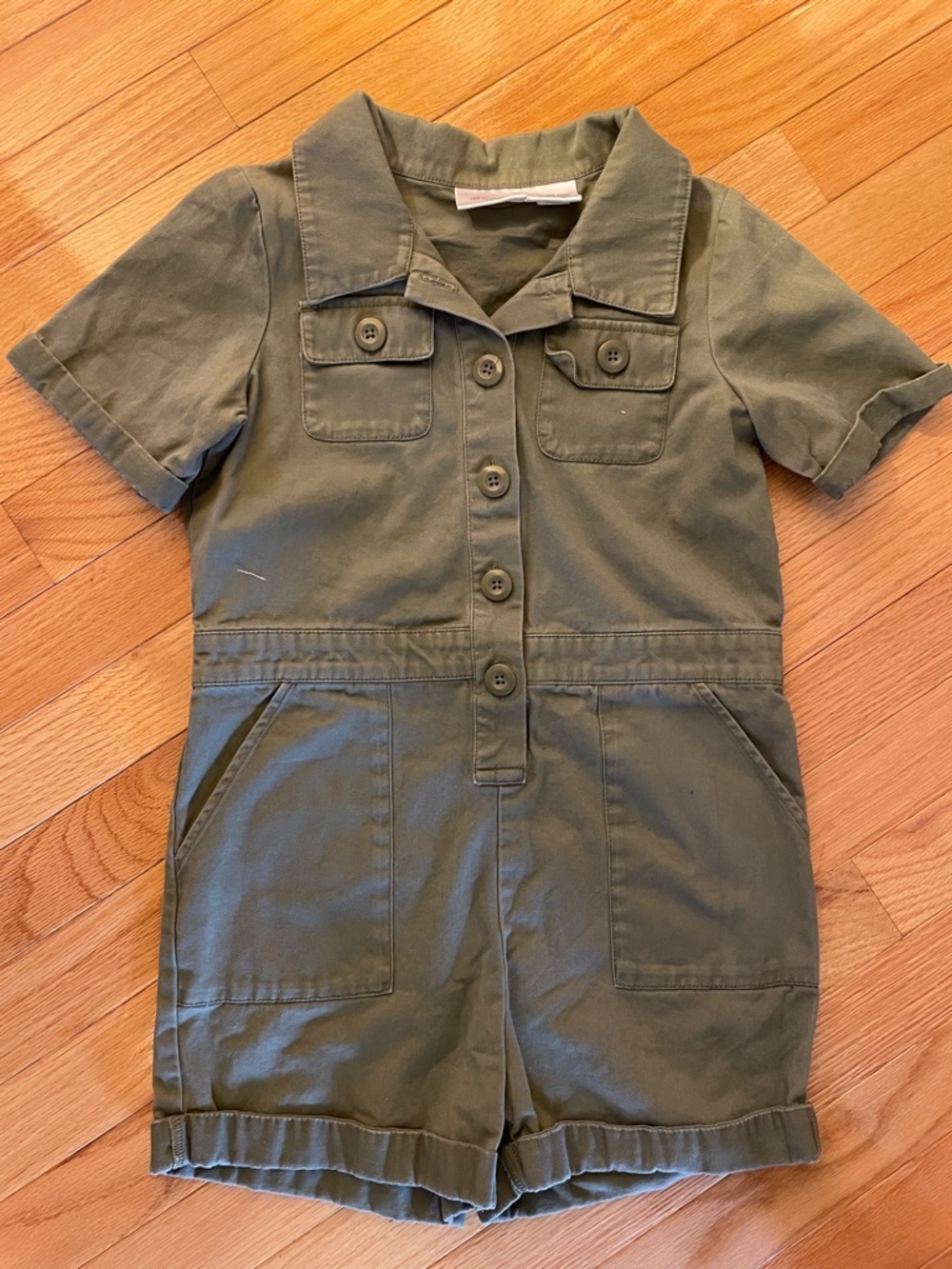 Hanna Andersson Olive Short-Sleeve Utility Romper - See the back!
